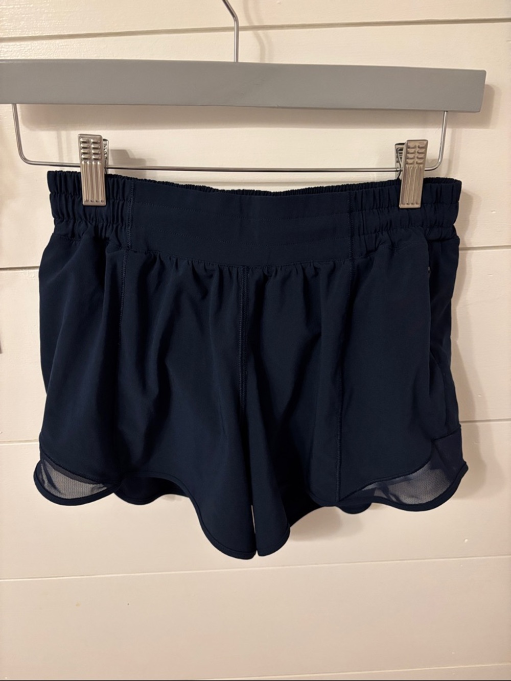 Lululemon hotty hot shorts size 6